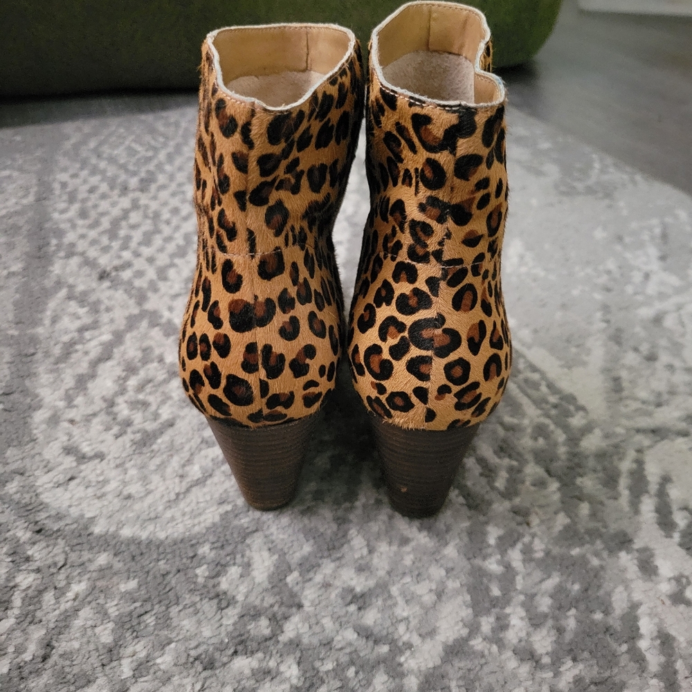 Lucky brand Munise leather cow hair leopard booties Size 9 - Picture 4 of 14